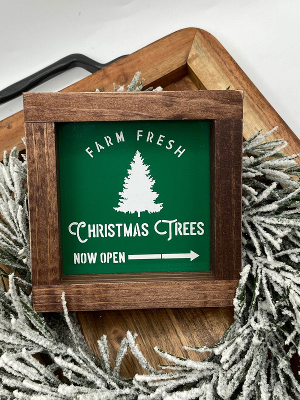 Christmas mini wood sign tiered tray snowman Clark grinch frosty Santa