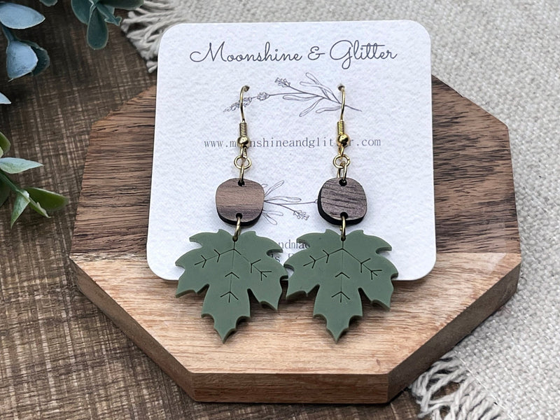Fall leaf Sage walnut dangle earring - Moonshineandglitter